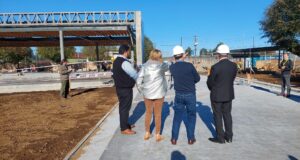 Alcaldesa y gobernador regional conocieron avances de obras de la plaza Los Héroes de Pitrufquén