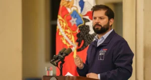 Presidente Boric decreta tres días de duelo nacional por muerte del Papa Francisco y confirma viaje de delegación al Vaticano