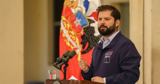 Presidente Boric decreta tres días de duelo nacional por muerte del Papa Francisco y confirma viaje de delegación al Vaticano