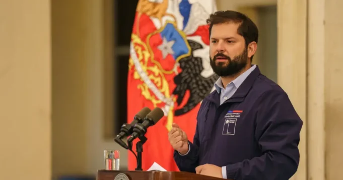 Presidente Boric decreta tres días de duelo nacional por muerte del Papa Francisco y confirma viaje de delegación al Vaticano