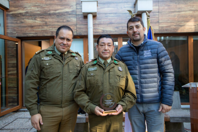 Municipio de Gorbea realiza despedida y reconocimiento al suboficial mayor José Quiroz Baeza tras 34 años de servicio