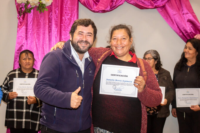 43 mujeres de Teodoro Schmidt se certifican en hortalizas, huertos urbanos y gastronomía