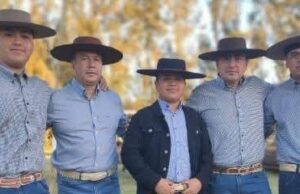 Al ritmo de la cumbia ranchera: «El Llanerito de Comuy y su banda» estrena primer videoclip en el centro cultural de Pitrufquén