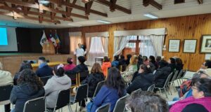Funcionarios y emprendedores de la comuna de Freire se capacitaron para acceder a proyectos Sercotec