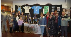Club de Básquetbol «Árabe» de Pitrufquén celebra sus 50 años con exposición conmemorativa en el hall del centro cultural