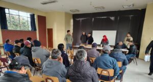 Alcalde de Freire compromete apoyo para hortaliceros de la comuna