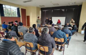 Alcalde de Freire compromete apoyo para hortaliceros de la comuna