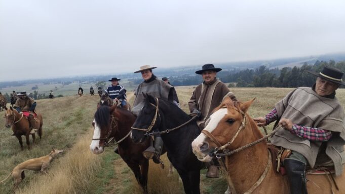 Exitosa Cabalgata de la Amistad en Loica, comuna de Pitrufquén, reunió a jinetes para rescatar tradiciones