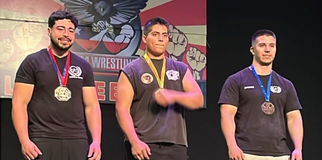 Jóvenes de Pitrufquén y Hualpín clasifican al panamericano de Armwrestling en Argentina