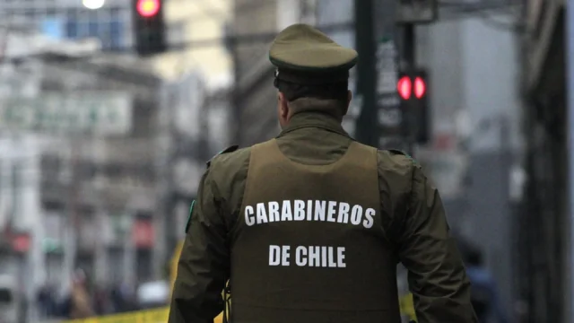 Detienen a un hombre en Temuco que fue sorprendido grabando a sus arrendatarios desde un cielo falso