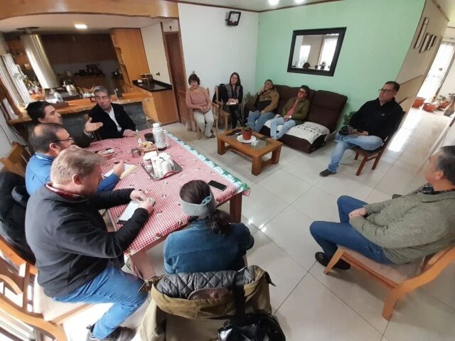 Entregan informe de trabajos en camino Radal – Cruce Huichahue en la comuna de Freire