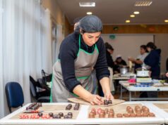 Taller de chocolatería entrega herramientas para la autonomía económica en Gorbea