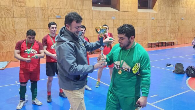 Ingecon se corona campeón del 4to Campeonato Inter-Empresas de Fútsal Mixto en Pitrufquén
