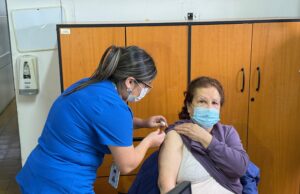 Araucanía Sur inicia Campaña de Invierno 2025 con llamado al reforzamiento de la vacunación en personas mayores