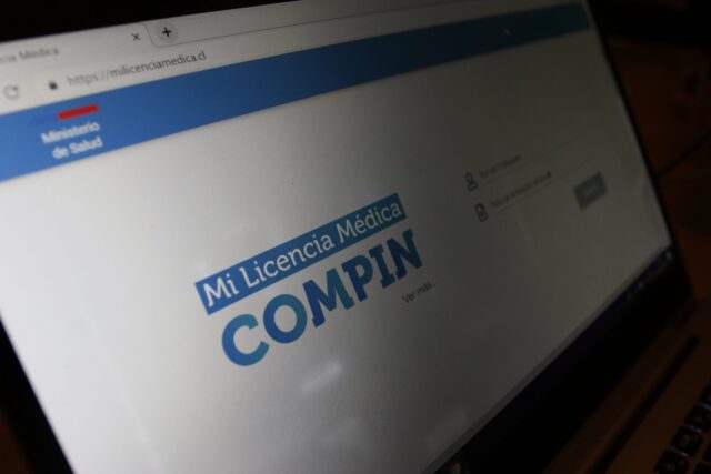 Tres funcionarios de la Delegación Presidencial de La Araucanía viajaron al extranjero estando con licencia médica