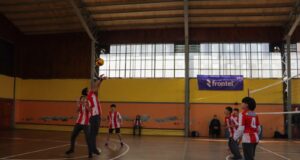 Comunal de voleibol escolar sub-14 destaca el talento estudiantil y proyecta a Gorbea en el deporte regional