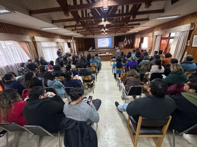 Docentes de Freire se interiorizaron respecto del traspaso de los servicios educativos a los SLEP