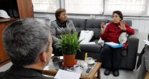 Alcalde de Freire se reunió con comité de salud de la posta de Coipúe