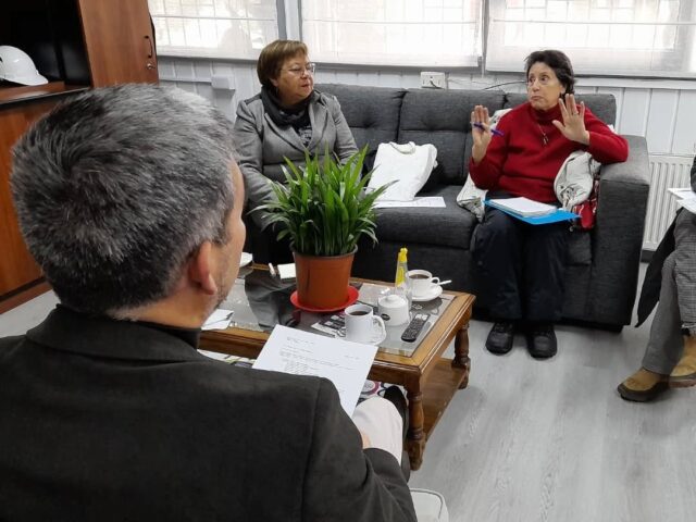 Alcalde de Freire se reunió con comité de salud de la posta de Coipúe