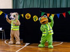 Charla teatral educativa reúne a estudiantes de Pitrufquén en una jornada de conciencia ambiental y protección de especies en peligro