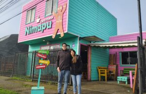 Más de 30 mil kilómetros, una furgoneta y mucho café: la historia detrás de Nimapu, el rincón soñado de Iván y Silvana en Freire