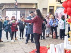 Victoria sorprende con una intervención urbana por el Día de la Madre