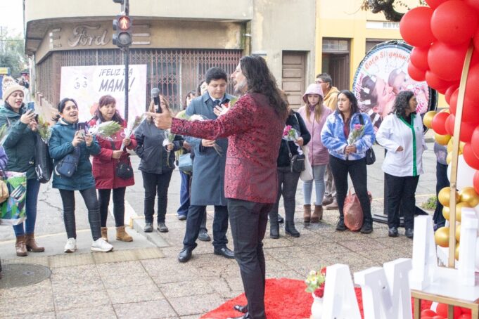 Victoria sorprende con una intervención urbana por el Día de la Madre