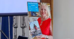 «Tormentas y Susurros»: emotiva presentación póstuma de Ana Ross Krause en la Biblioteca Municipal de Villarrica