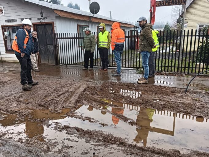 Ciudadanía de Radal manifiesta su descontento por deficiente manejo de empresa SEGASA en obras de APR