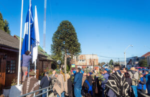 Municipio de Teodoro Schmidt iza por primera vez la bandera mapuche en emotiva ceremonia de We Tripantu