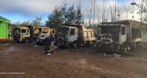 Encapuchados armados queman camiones y maquinaria en relleno sanitario de Collipulli tras maniatar al vigilante
