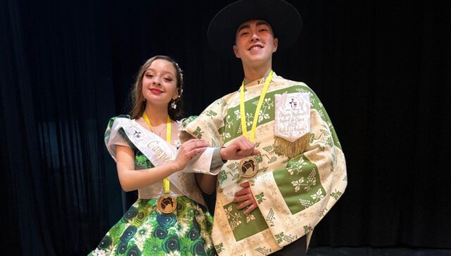 Pareja cuequera de Freire clasifica al campeonato nacional «Punta Arenas» tras coronarse campeones regionales