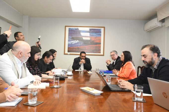 Mineduc confirma apoyo para reparación de escuelas de La Araucanía con fondos de emergencia y enfrentar crisis de seguridad