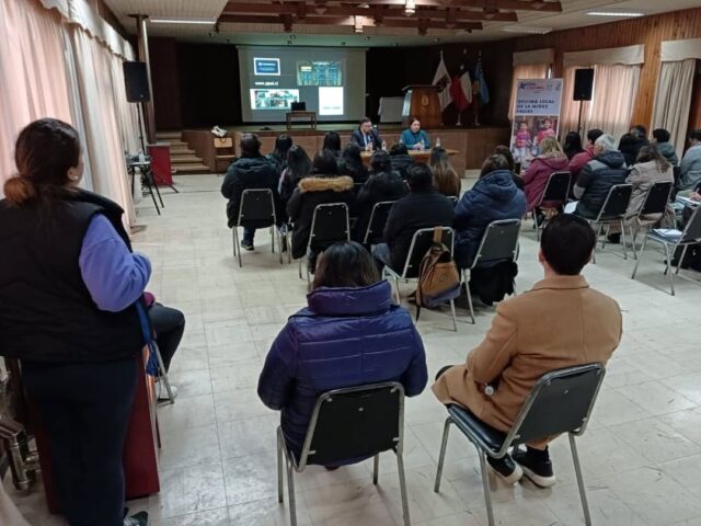 Exitosa Jornada de Capacitación sobre Ley 21.430 fortalece derechos de la infancia en Freire