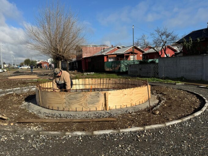 Obras de Reposición de Plaza Recreativa en Villa Los Ríos Tienen un 50% de Avance