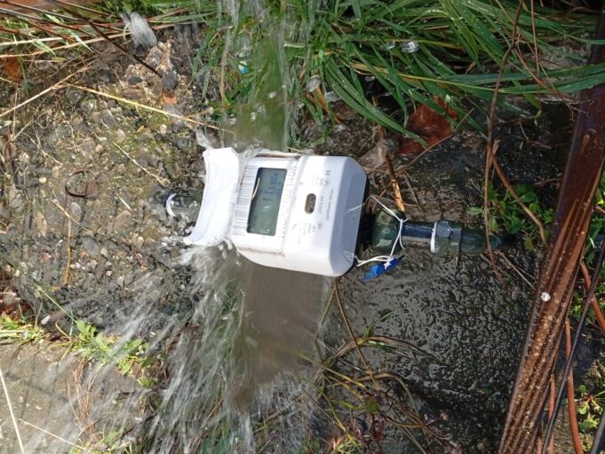 Heladas congelan medidores: Aguas Araucanía recomienda protegerlos