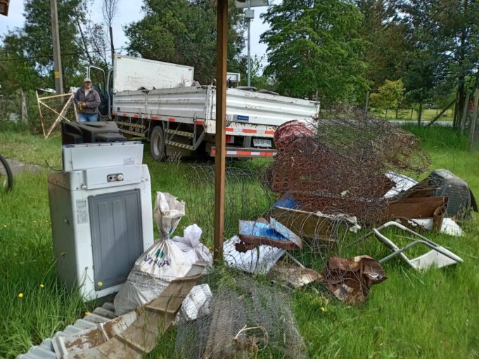 Municipio de Freire desarrolló exitoso operativo de gestión de residuos voluminosos en Quepe y Coipúe