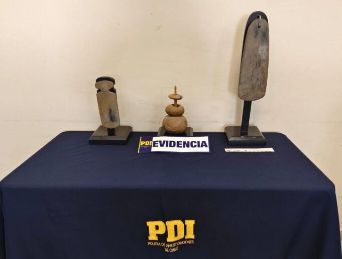 Incautan objetos arqueológicos de pueblos originarios en alojamiento de Temuco