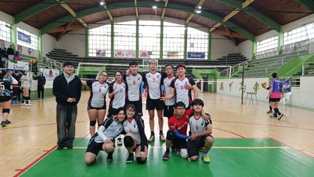 Se da inicio a la primera fecha de la liga mixta de voleibol en Lautaro