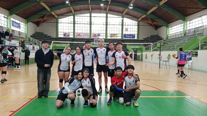 Se da inicio a la primera fecha de la liga mixta de voleibol en Lautaro