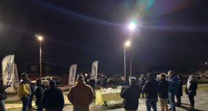 Frontel ilumina emblemática plaza de Puerto Saavedra