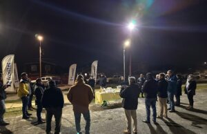 Frontel ilumina emblemática plaza de Puerto Saavedra