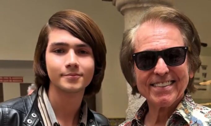 Desde España a Pitrufquén: el doble de Raphael ofrecerá un concierto íntimo tras conocer al artista original