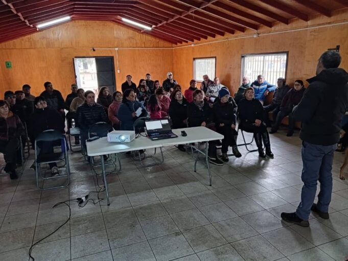 Municipio de Freire presenta diseño de pavimentación de calles en Radal