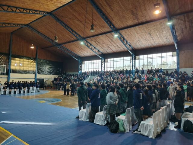 Una jornada de aplausos: Liceo Bicentenario Juan Schleyer de Freire reconoció logros de sus estudiantes