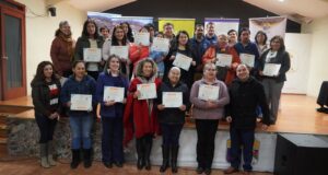 Más de 20 personas reciben certificación de escuela para la restauración agroecológica comunitaria en Pitrufquén