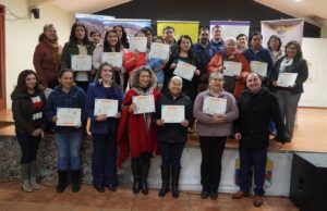 Más de 20 personas reciben certificación de escuela para la restauración agroecológica comunitaria en Pitrufquén