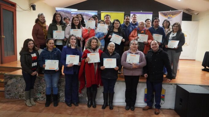 Más de 20 personas reciben certificación de escuela para la restauración agroecológica comunitaria en Pitrufquén