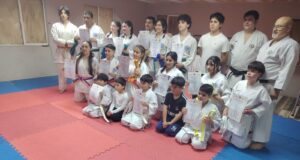 Alumnos de escuela de karate de Freire rindieron examen de grado junto a maestro internacional