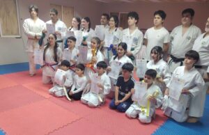 Alumnos de escuela de karate de Freire rindieron examen de grado junto a maestro internacional